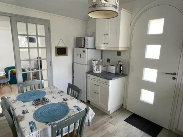 Adorable Petite Maison A 400M De La Mer Villa Saint-Georges-de-Didonne Exteriör bild