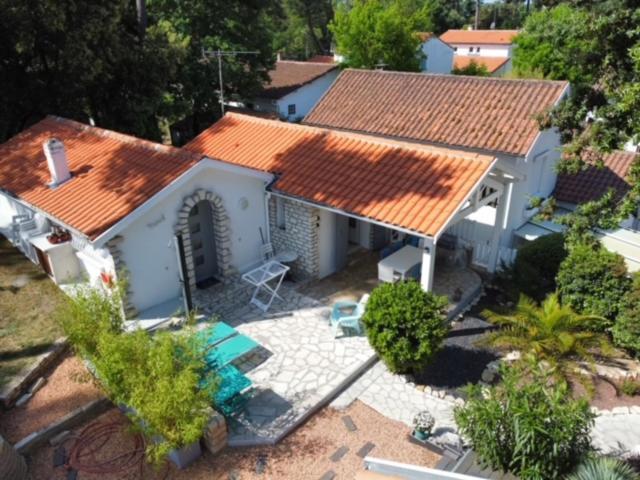 Adorable Petite Maison A 400M De La Mer Villa Saint-Georges-de-Didonne Exteriör bild